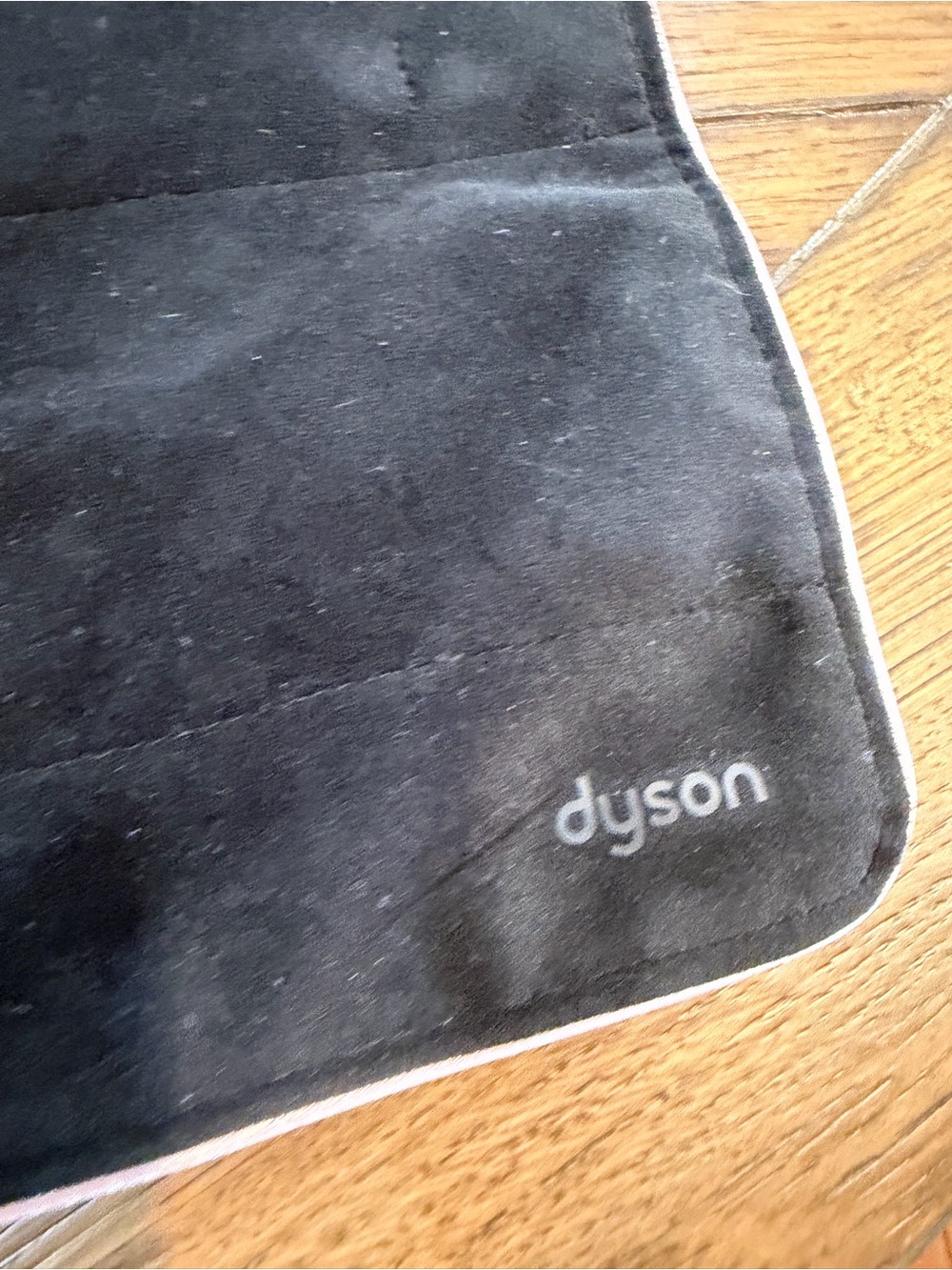 Dyson Black Mat with Light Pink Trim no tools - Picture 2 of 9